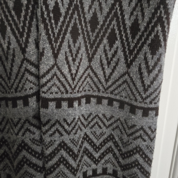 Firever 21 Maxi Length Nordic SweaterVest - Picture 6 of 6